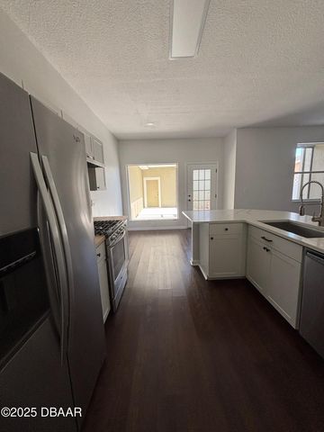 203 Endicott Way, Deland, FL 32724