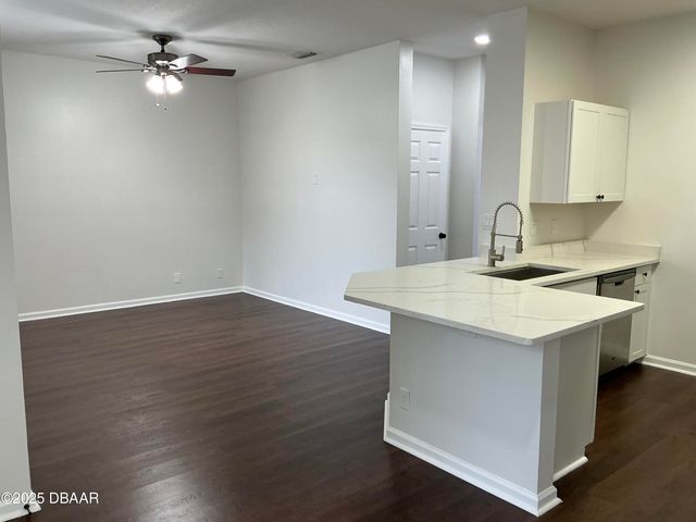 203 Endicott Way, Deland, FL 32724