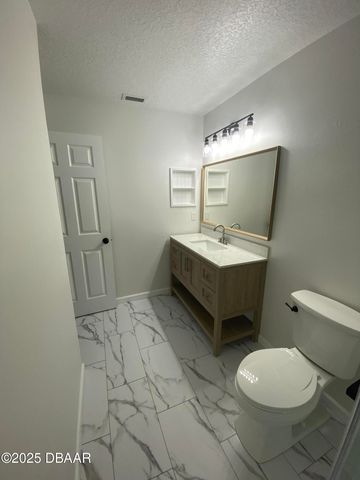 203 Endicott Way, Deland, FL 32724