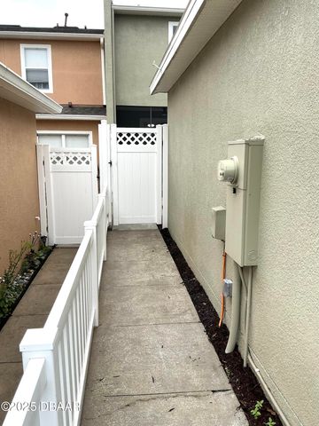 203 Endicott Way, Deland, FL 32724