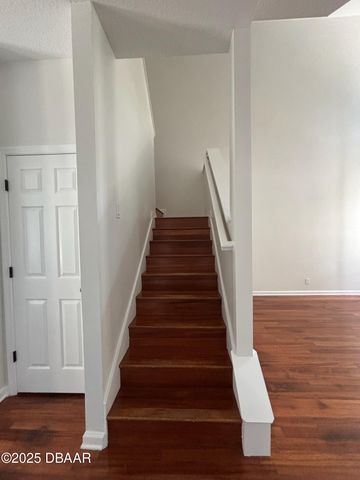 203 Endicott Way, Deland, FL 32724