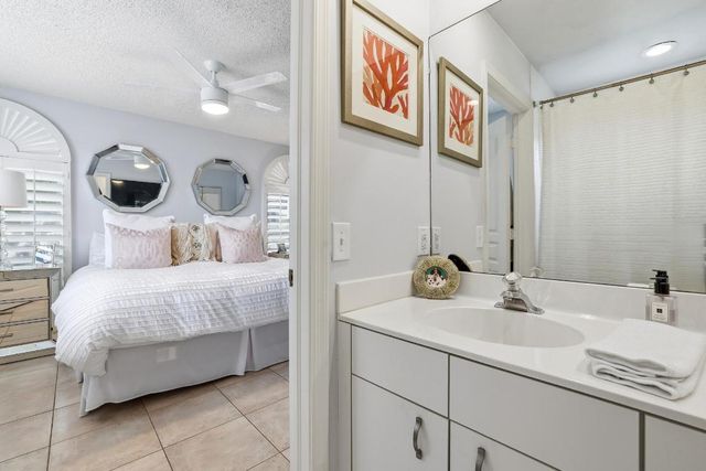 2049 SE 6th Street F, Deerfield Beach, FL 33441