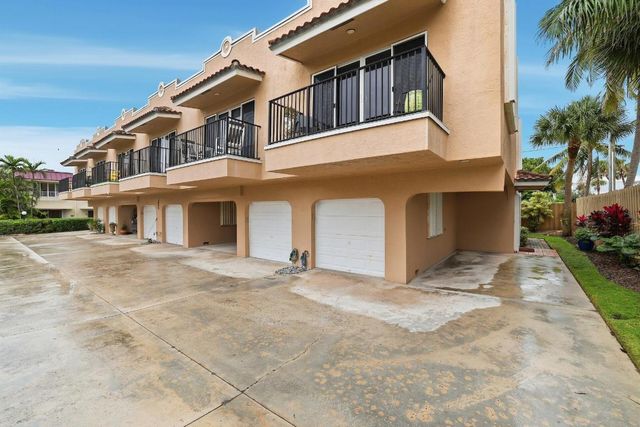 2049 SE 6th Street F, Deerfield Beach, FL 33441