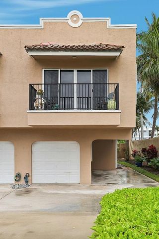 2049 SE 6th Street F, Deerfield Beach, FL 33441