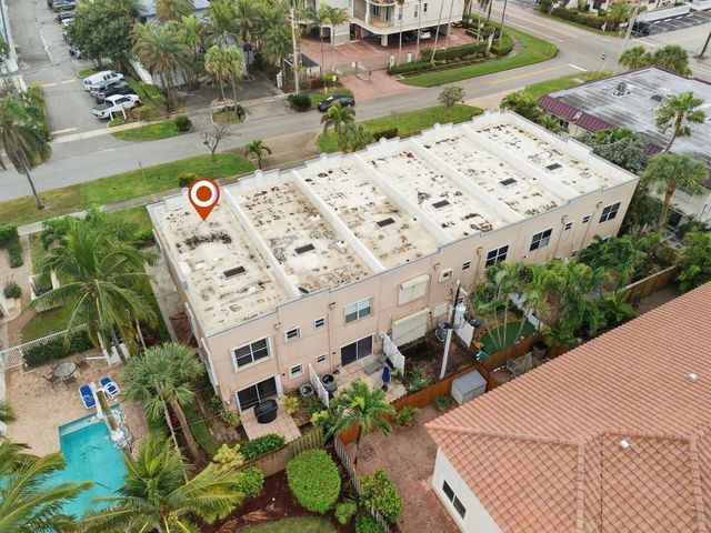 2049 SE 6th Street F, Deerfield Beach, FL 33441