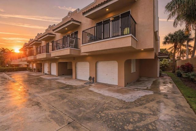 2049 SE 6th Street F, Deerfield Beach, FL 33441