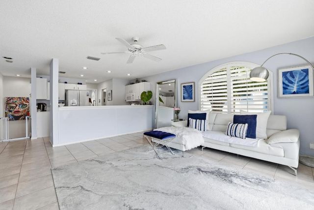 2049 SE 6th Street F, Deerfield Beach, FL 33441