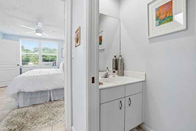 2049 SE 6th Street F, Deerfield Beach, FL 33441