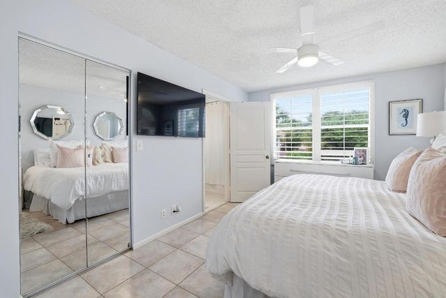 2049 SE 6th Street F, Deerfield Beach, FL 33441