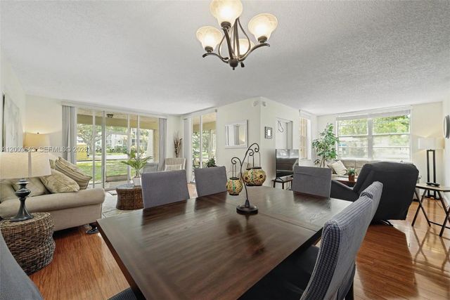 9340 Lagoon Place 110, Davie, FL 33324