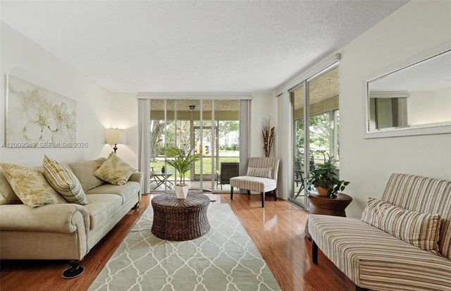 9340 Lagoon Place 110, Davie, FL 33324