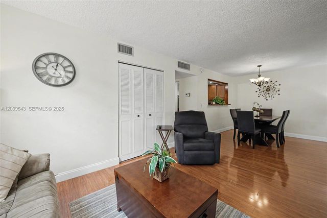 9340 Lagoon Place 110, Davie, FL 33324