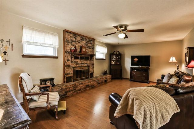 5716 NW 65th Street, Warr Acres, OK 73132