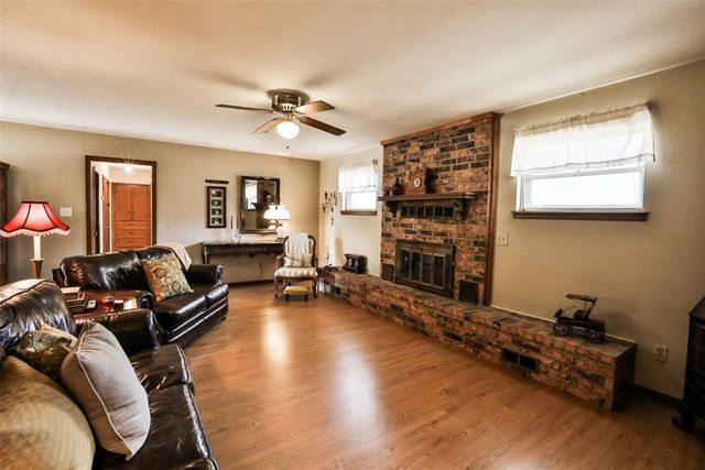 5716 NW 65th Street, Warr Acres, OK 73132