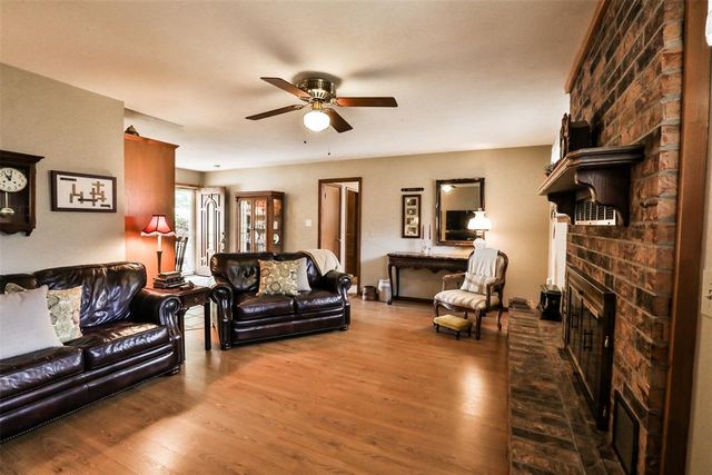 5716 NW 65th Street, Warr Acres, OK 73132