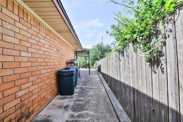 5716 NW 65th Street, Warr Acres, OK 73132
