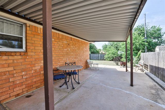 5716 NW 65th Street, Warr Acres, OK 73132