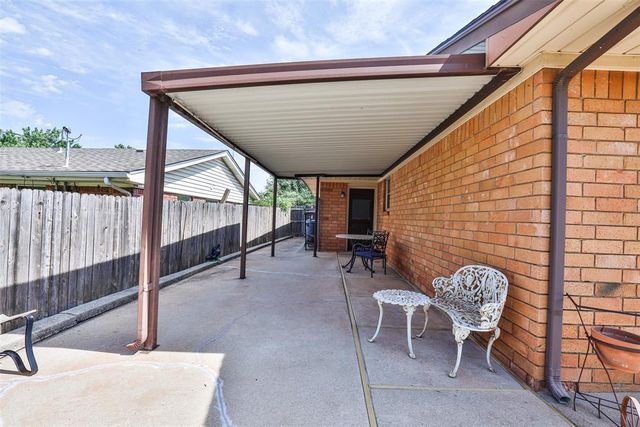 5716 NW 65th Street, Warr Acres, OK 73132