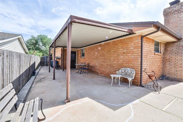 5716 NW 65th Street, Warr Acres, OK 73132