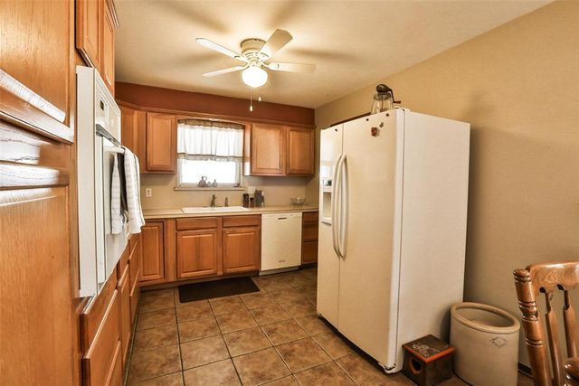 5716 NW 65th Street, Warr Acres, OK 73132