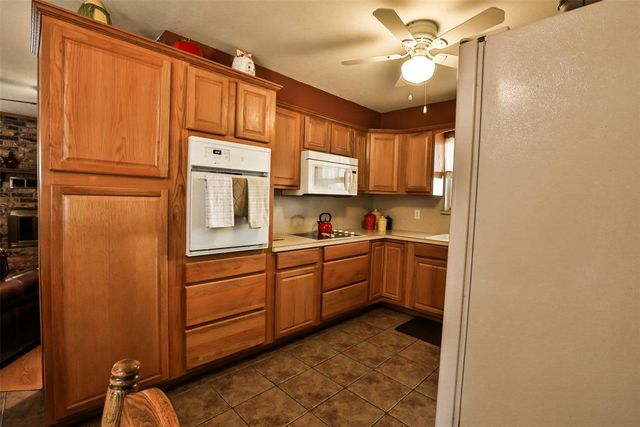 5716 NW 65th Street, Warr Acres, OK 73132