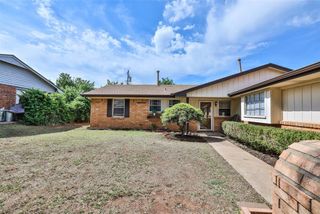 5716 NW 65th Street, Warr Acres, OK 73132