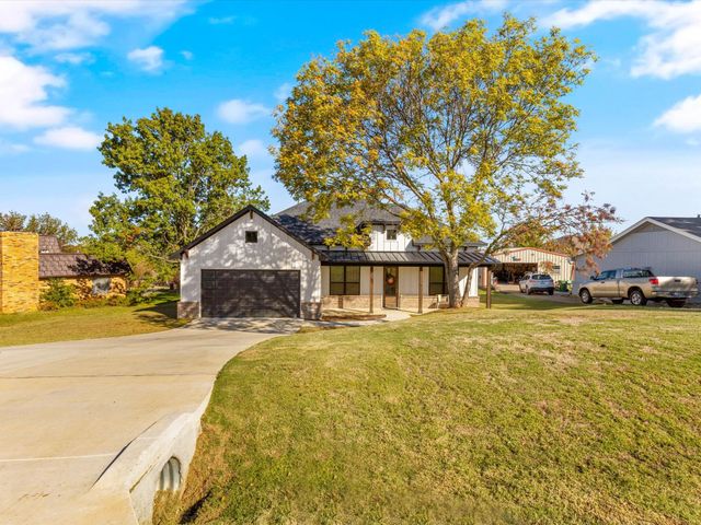 703 Ridgeway Road, Joshua, TX 76058
