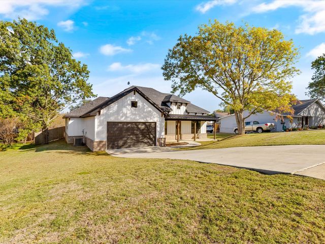 703 Ridgeway Road, Joshua, TX 76058