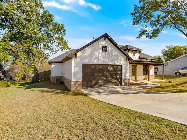 703 Ridgeway Road, Joshua, TX 76058