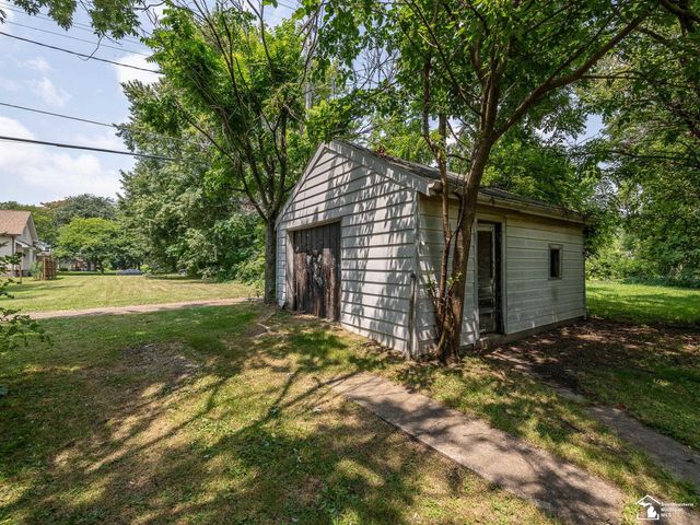 518 Eastchester Street, Monroe, MI 48161