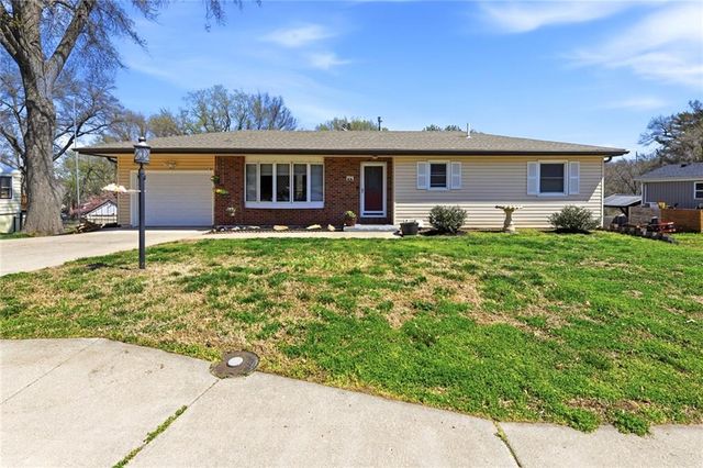 4305 Shrine Park Road, Leavenworth, KS 66048