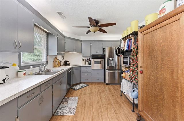 4305 Shrine Park Road, Leavenworth, KS 66048