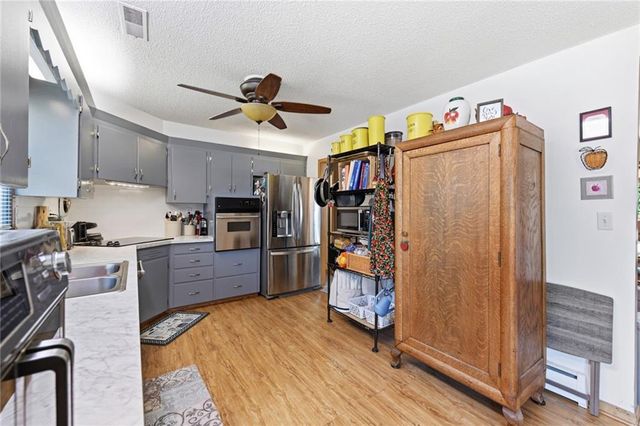 4305 Shrine Park Road, Leavenworth, KS 66048