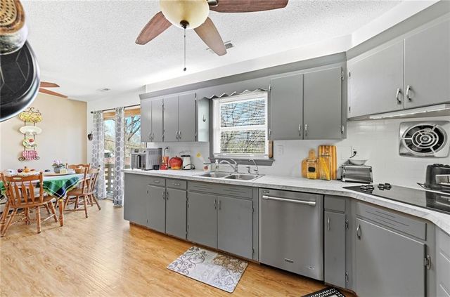 4305 Shrine Park Road, Leavenworth, KS 66048