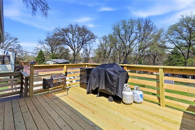4305 Shrine Park Road, Leavenworth, KS 66048