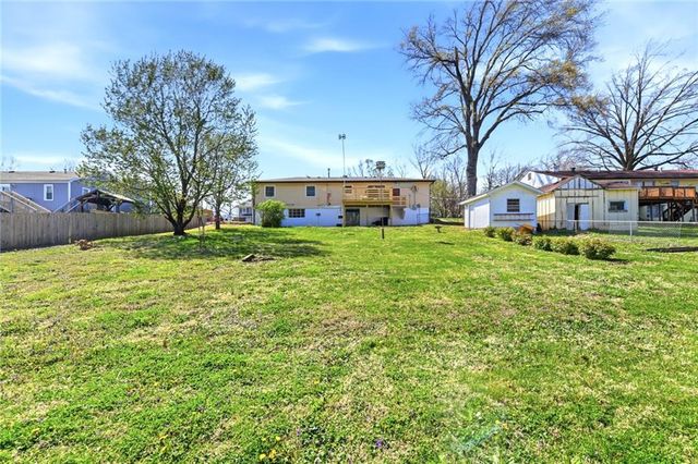 4305 Shrine Park Road, Leavenworth, KS 66048