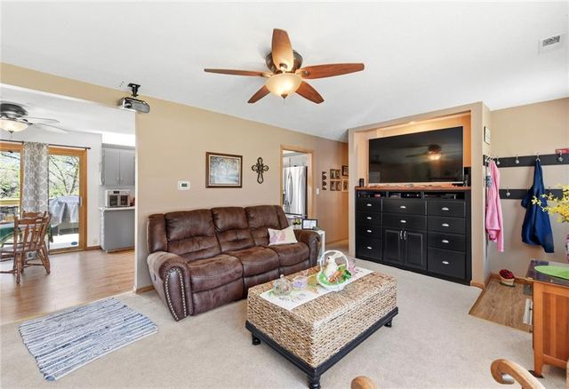 4305 Shrine Park Road, Leavenworth, KS 66048