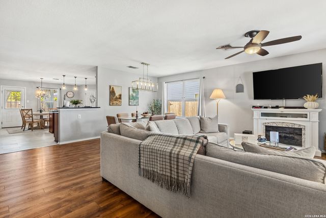 3515 WHISPER GLN, Schertz, TX 78108