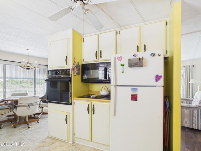 44 S HAWES Road C7, Mesa, AZ 85208