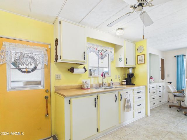 44 S HAWES Road C7, Mesa, AZ 85208