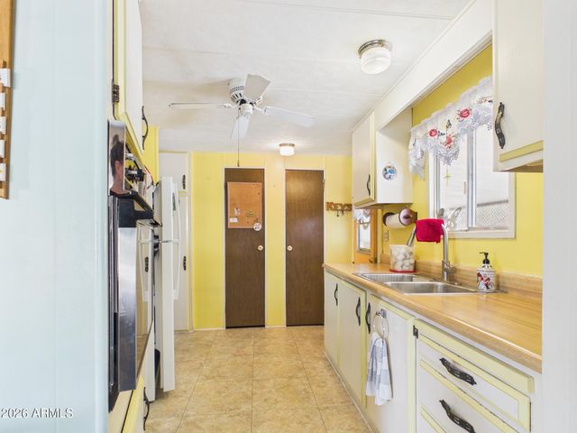 44 S HAWES Road C7, Mesa, AZ 85208