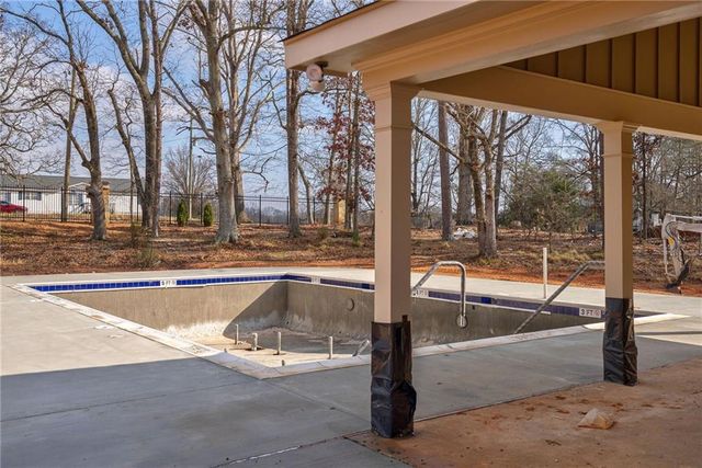 2528 Malcom Estates Drive, Bogart, GA 30622