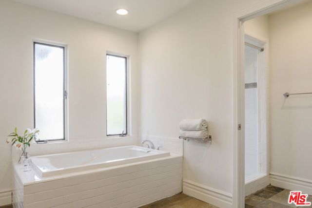 110 N Barrington Avenue, Los Angeles, CA 90049