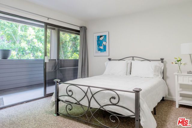 110 N Barrington Avenue, Los Angeles, CA 90049