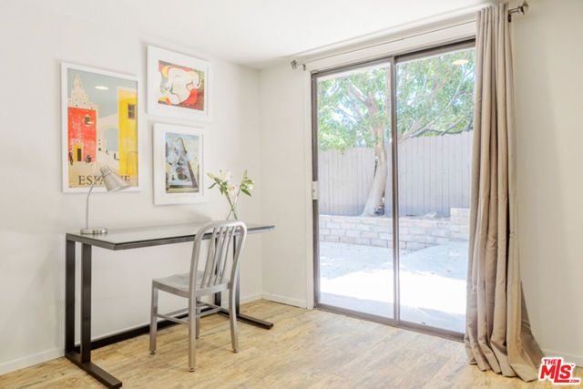 110 N Barrington Avenue, Los Angeles, CA 90049