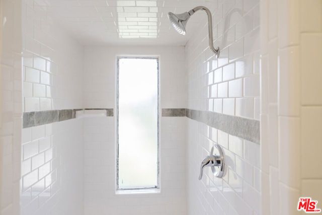 110 N Barrington Avenue, Los Angeles, CA 90049