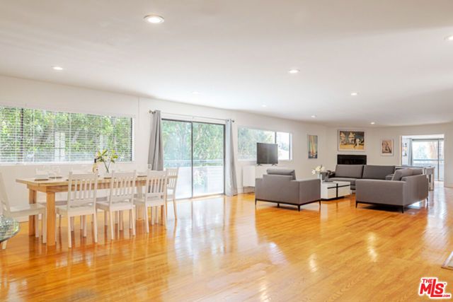 110 N Barrington Avenue, Los Angeles, CA 90049