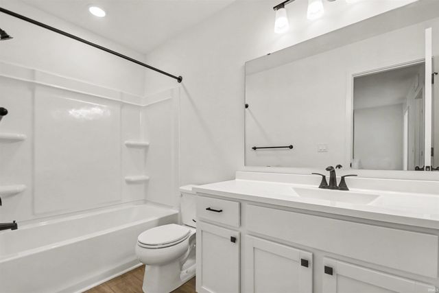 51633 Prescott Avenue, South Bend, IN 46637