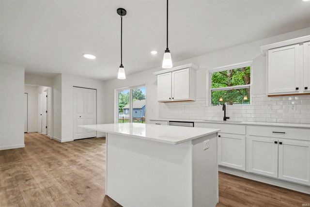 51633 Prescott Avenue, South Bend, IN 46637