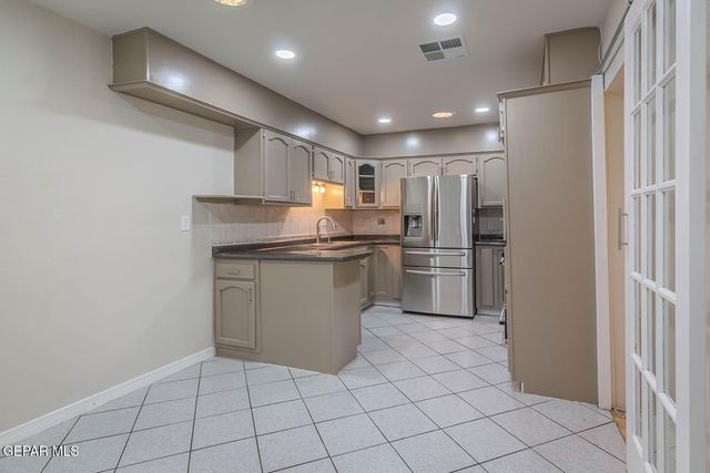 2610 FRANKFORT Avenue, El Paso, TX 79930